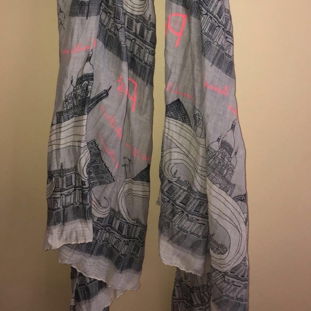Paris Shawl